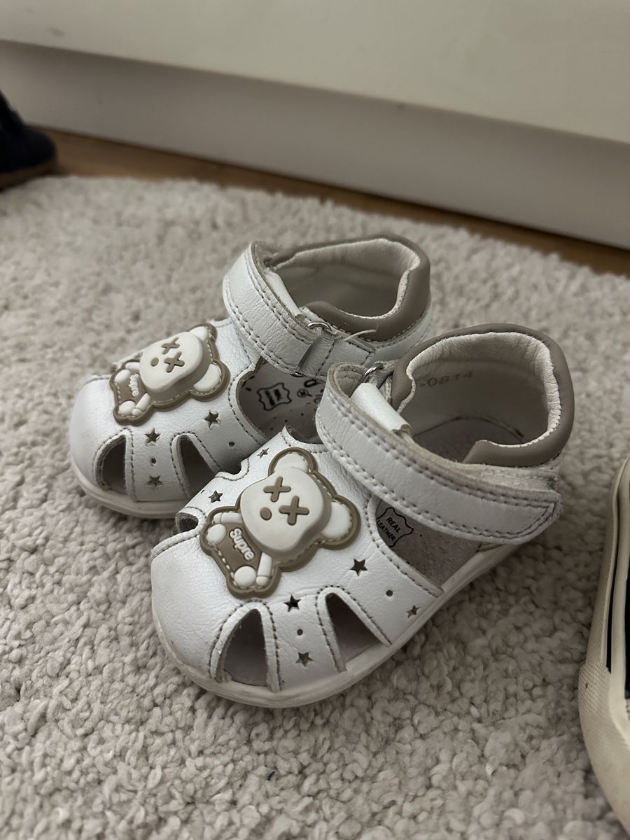 H&M Scarpe per ragazzi: Sandalen & Sneaker Baby Gr. 18/19 – Usato da Zürich venduto da Coco.swiss 1