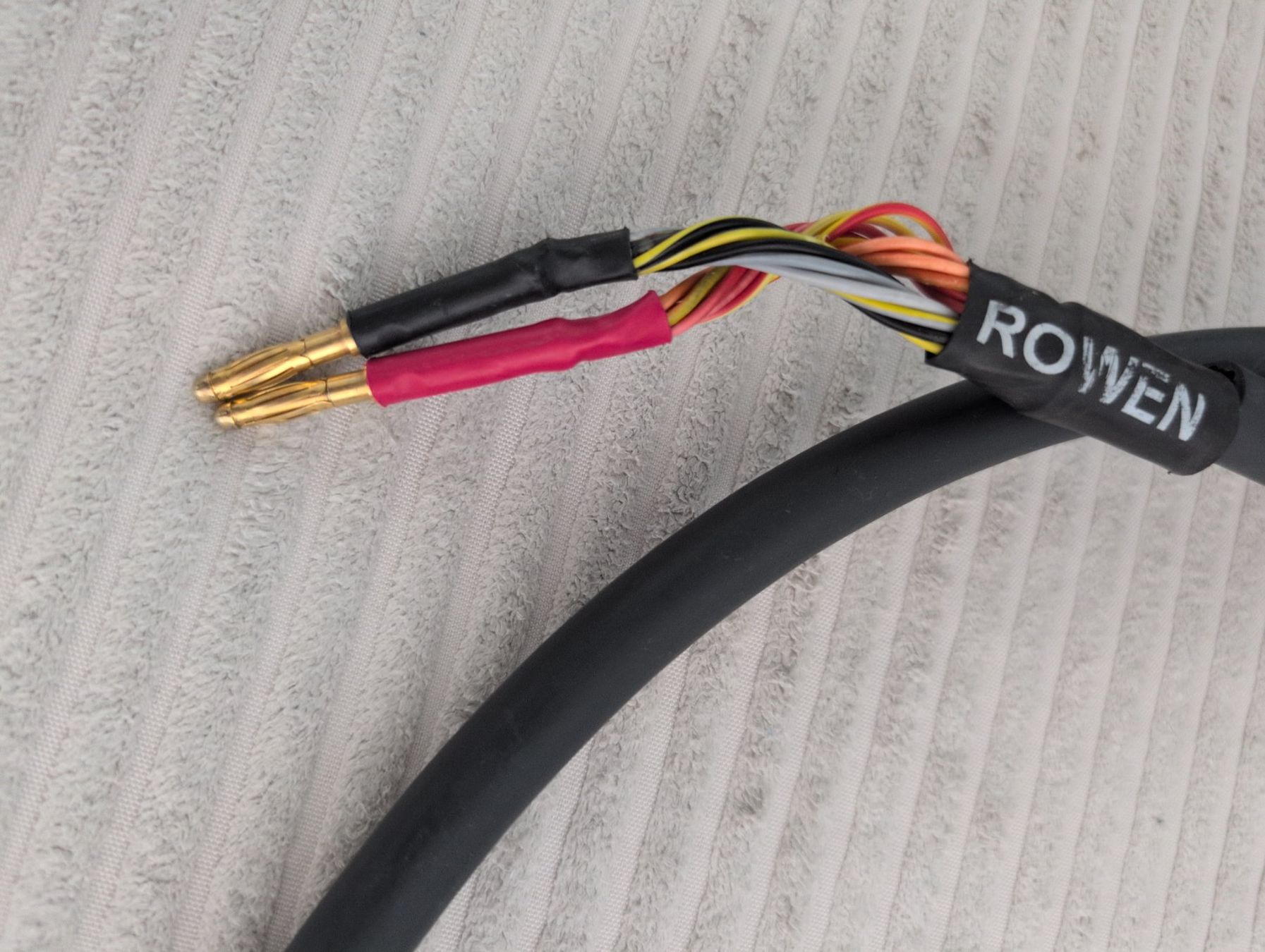 Rowen Cavi: Rowen Absolute Lautsprecher - Kabel 2m & 3.5m – Usato da Adligenswil venduto da Mr_niceguy 1