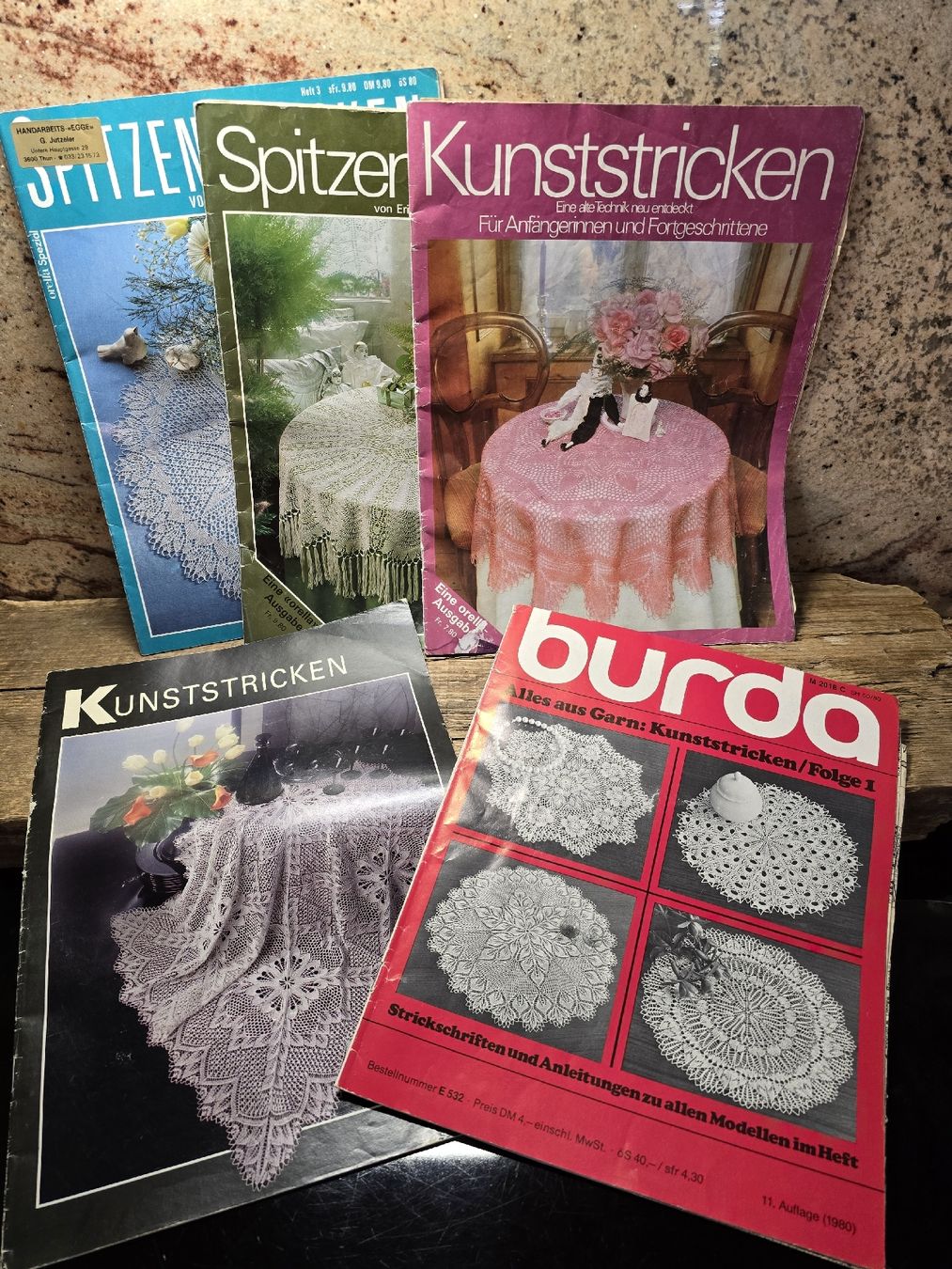 Riviste & Magazine: Strickheft-Konvolut: Kunststricken, Burda, Spitzenstricken! – Usato da Walkringen venduto da Vanuca 7