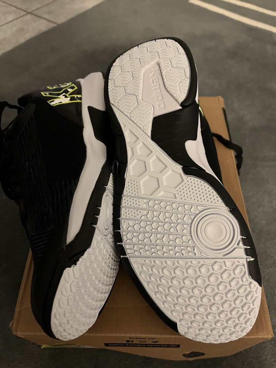 Scarpe da uomo: Kempa Attack 2.0 Eur 39 neu – Nuovo e nell'imballaggio originale da Aarau Rohr venduto da Sheeno 2