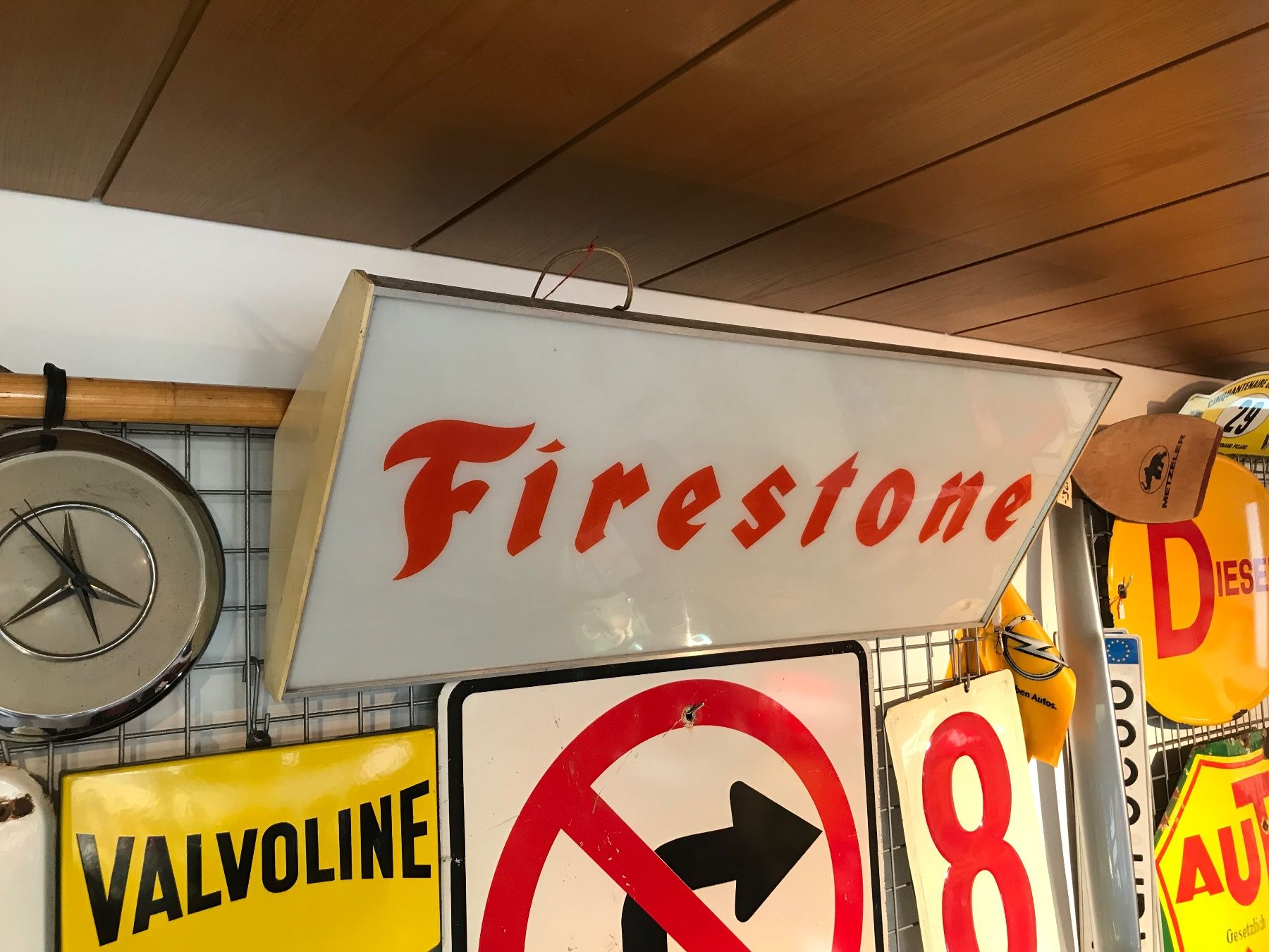 Firestone Schilder: Firestone - Leuchtreklame – Gebraucht aus Erlinsbach von Stu-ff 1