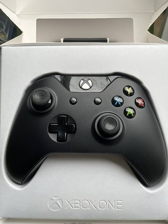 Microsoft Controller: Xbox One Controller Modell 1537 mit Kabel gebraucht – Gebraucht aus Zürich von gegenmittel