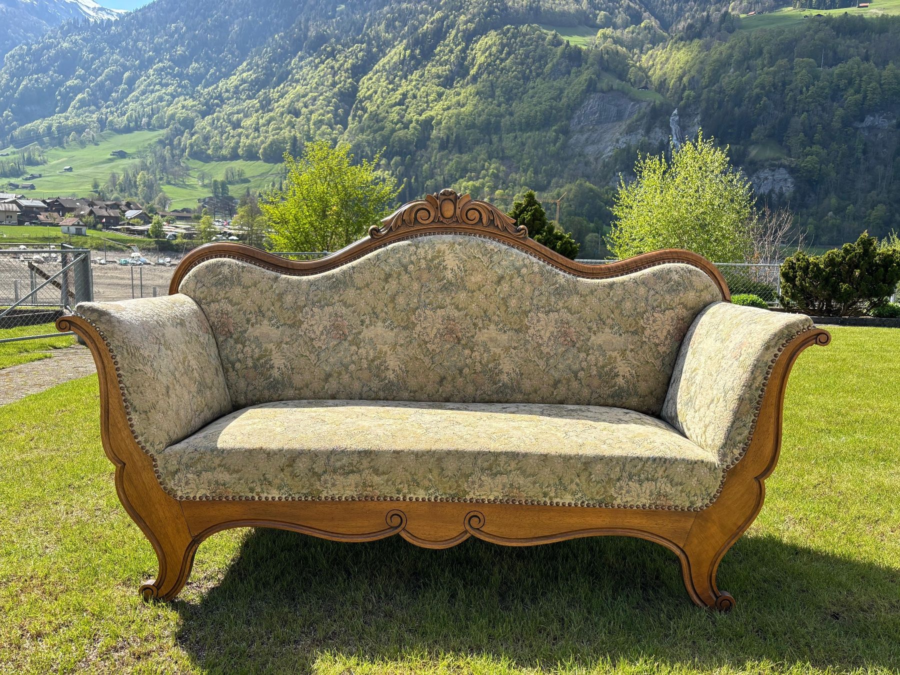 Divani: Antikes Sofa, wunderschön restauriert, Top Zustand! – Usato da Luzern venduto da ega_ck2n