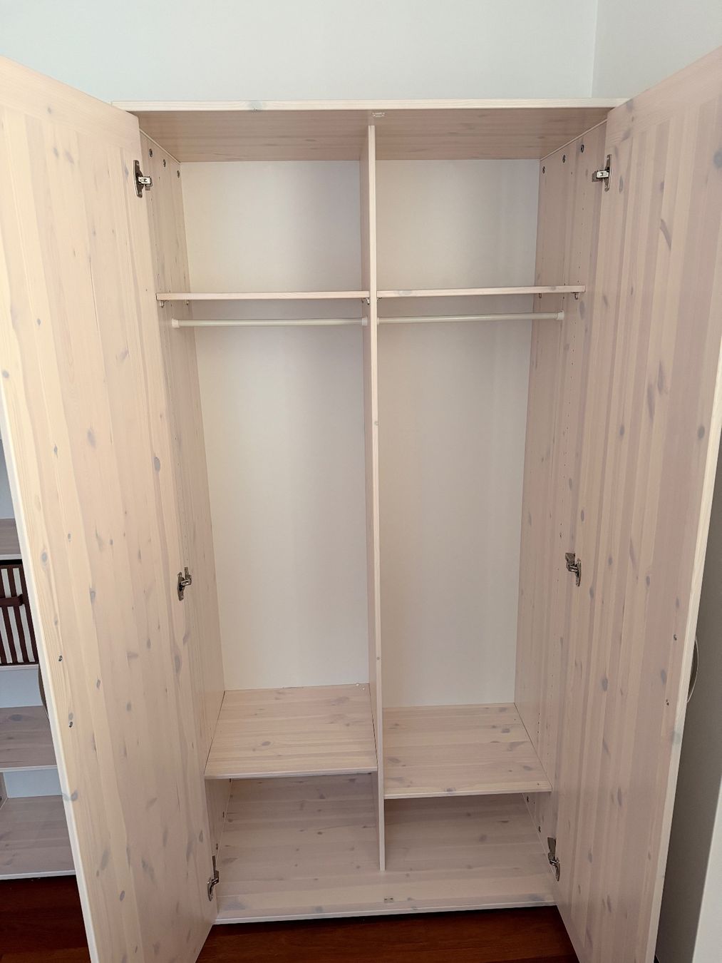 Flexa Schränke: Flexa Kleiderschrank 102x203x57 – Gebraucht aus Küsnacht ZH von bol_785b 1