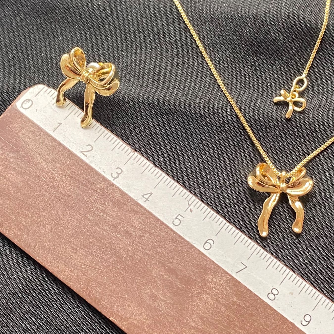 Catenine: Pilgrim Fliege Halskette und Ohrstecker Set – Nuovo (secondo la descrizione) da Givisiez venduto da dor_xb9k 2