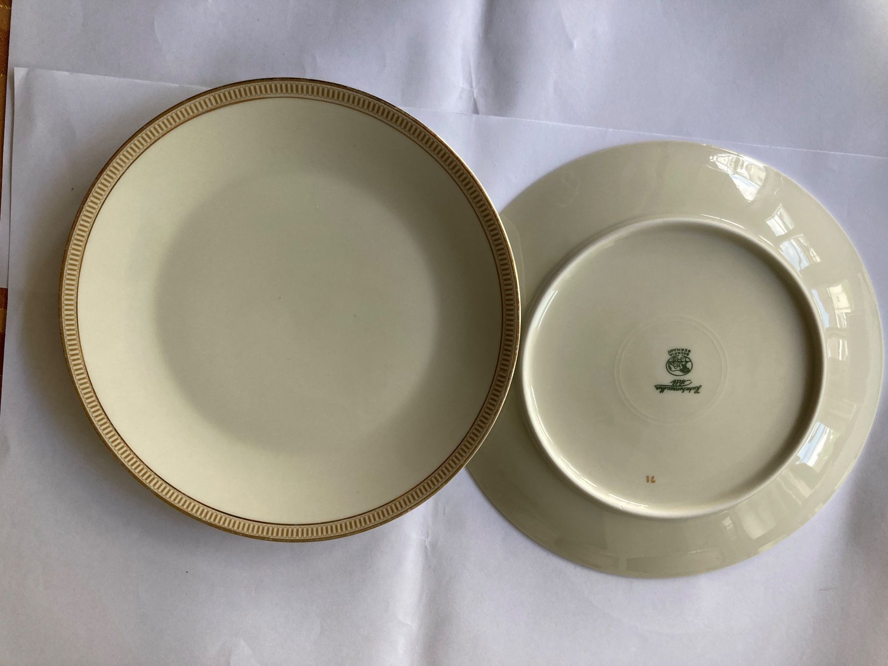 Hutschenreuther Services de table: Hutschenreuther Geschirr-Set – D'occasion à Horgen par one_2btb 4