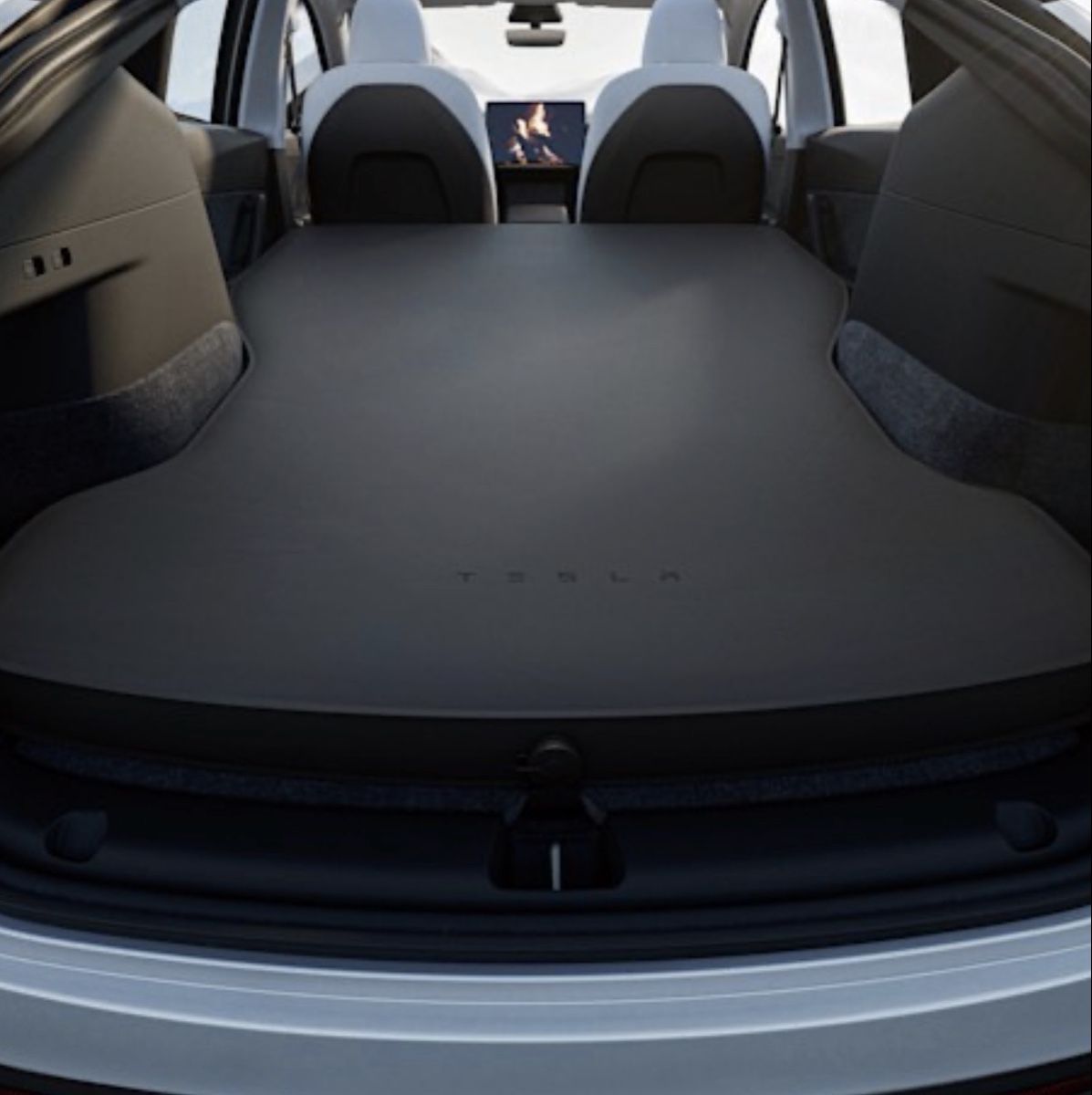 Tesla Tappeti & Tappetini: Tesla Model Y Air Mattress – Nuovo e nell'imballaggio originale da Neuenegg venduto da b2bsale 2