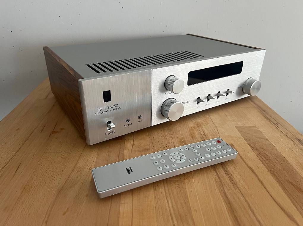 JBL Amplificatori: JBL SA750 Integrierter Streaming-Stereoverstärker – Usato da Ostermundigen venduto da airpassport