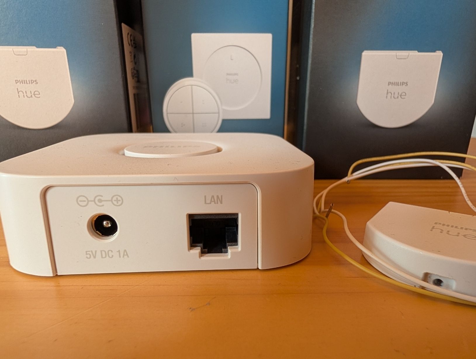 Philips Unità & Adattatore: Philips Hue Artikel  – Nuovo e nell'imballaggio originale da Konolfingen venduto da TyTaMo 1