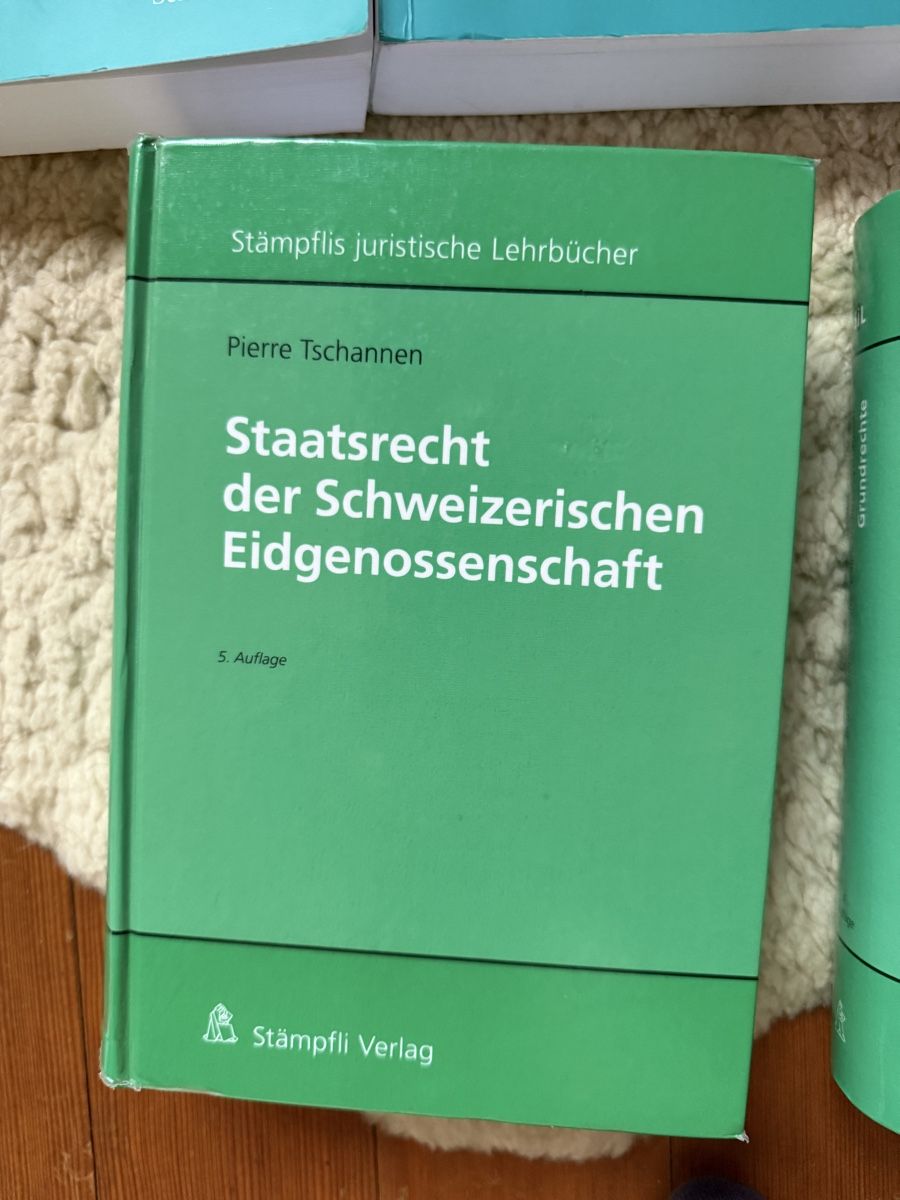 Libri: Staatsrecht der Schweizer Eidgenossenschaft Pierre Tschannen – Usato da Schaffhausen venduto da jaendli