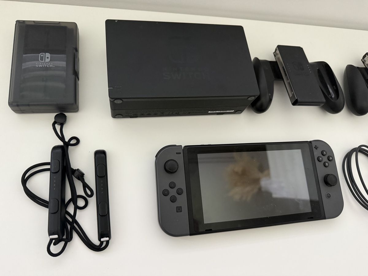 Nintendo Console: Nintendo Switch Konsole mit Zubehör – Usato da Steinach venduto da Giusep7 2