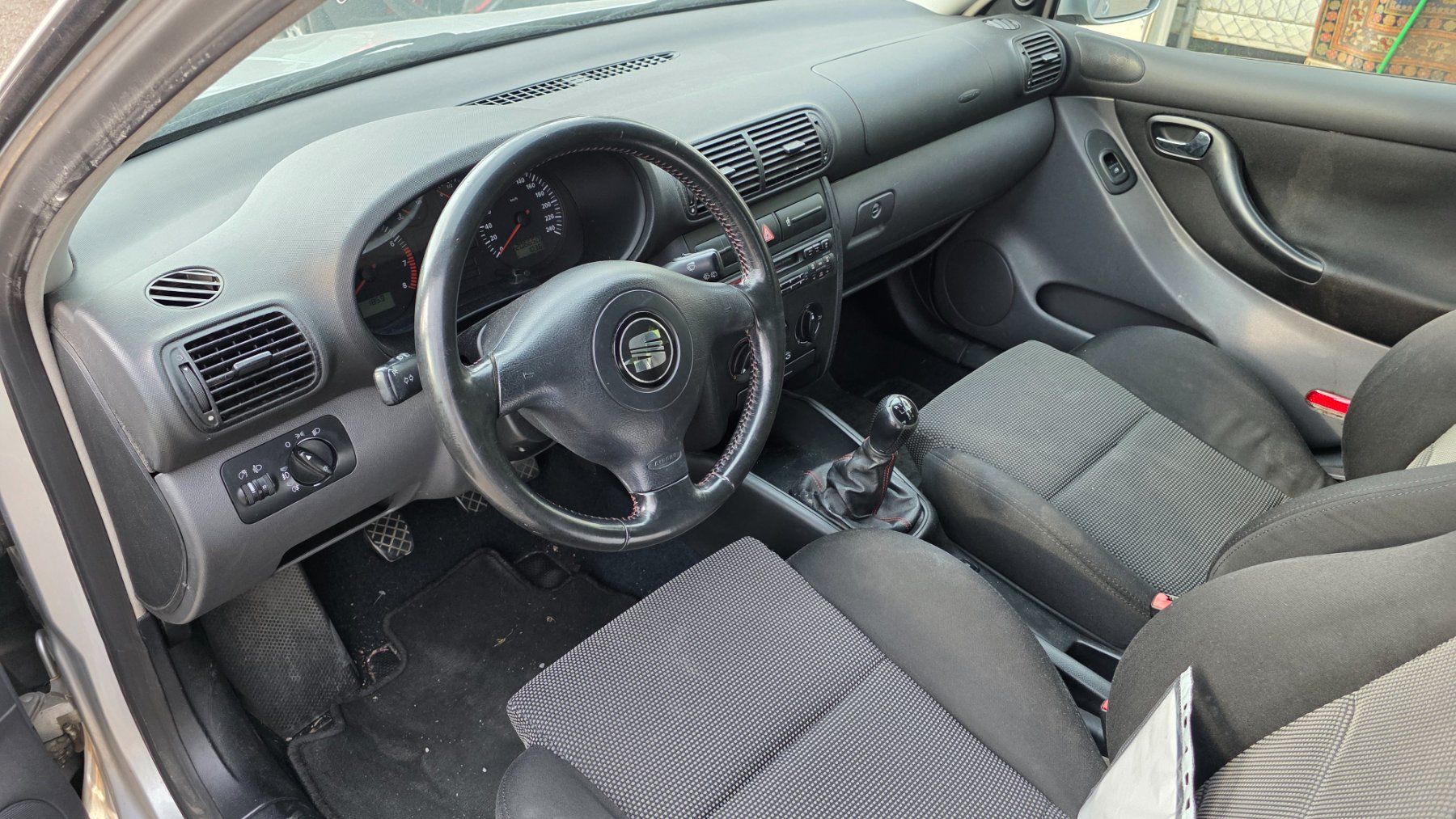 Seat Automobili: Seat Leon 1.6 Benzin – Usato da Arbon venduto da Tropxe. 6