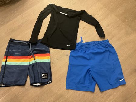 Lot de vêtements de bain garçon: Adidas, Nike, Quiksilver!