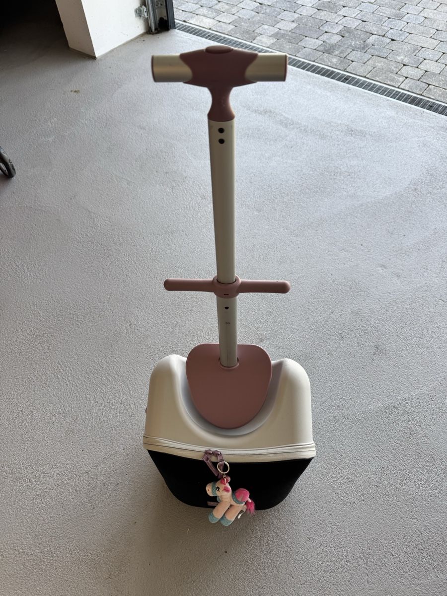 Micro Sonstiges zu Aviatik: Micro Kindertrolley mit Fahrfunktion  – Gebraucht aus Richterswil von Xy43 4