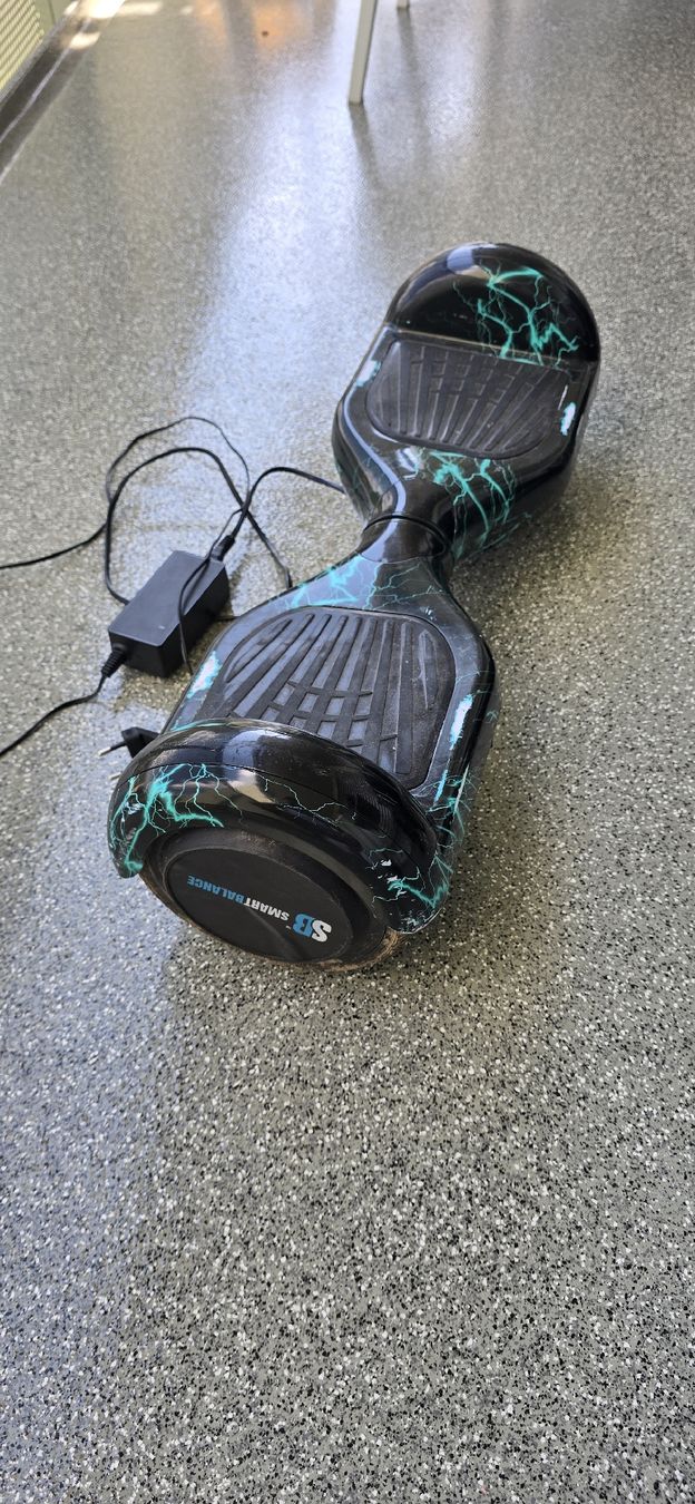 Hoverboard: Hoverboard (Bluetooth) mit Tasche und Ladegerät – Usato da Widen venduto da Jovica_stevanovic 2
