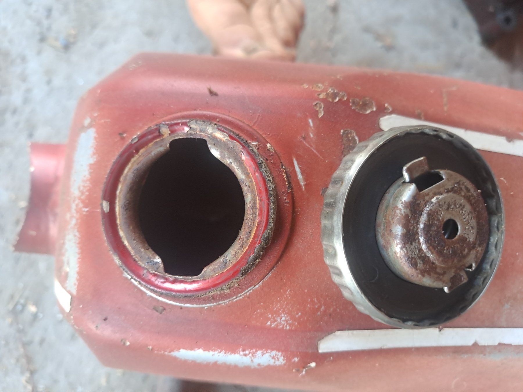 Puch Mofa-Ersatzteile: Puch Tank Deckel – Gebraucht aus Roggwil TG von kellerthomaserbel 2