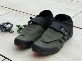MTB Schuhe Shimano Grösse 45 mit Kombi-Pedalen PD-EH500