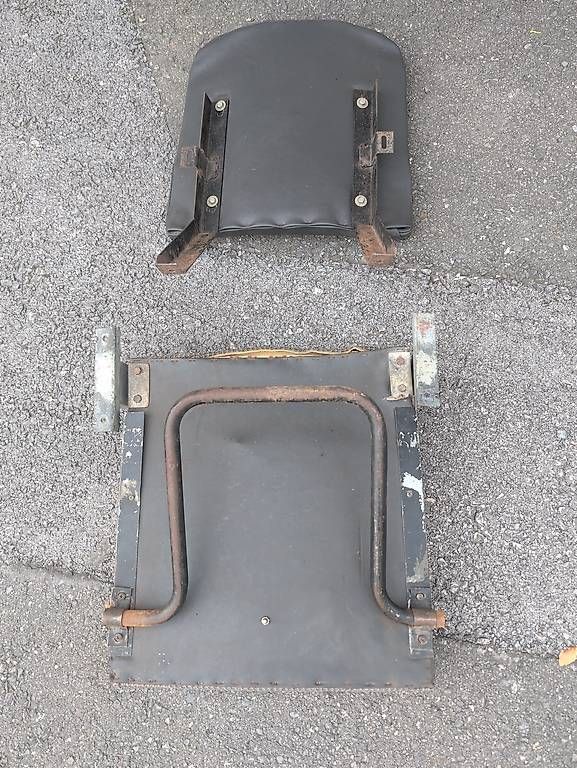 Tutti pezzi di ricambio auto: 2x Defender inward facing seats – Usato da Blonay venduto da Les_jeunes 1