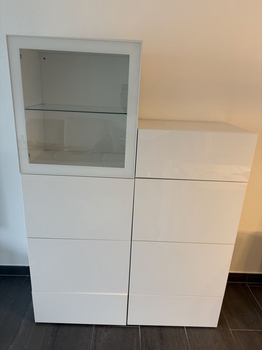 Ikea Vetrine: IKEA Weisser Vitrinenschrank mit Schubladen – Usato da Männedorf venduto da tschuetteler2000 2