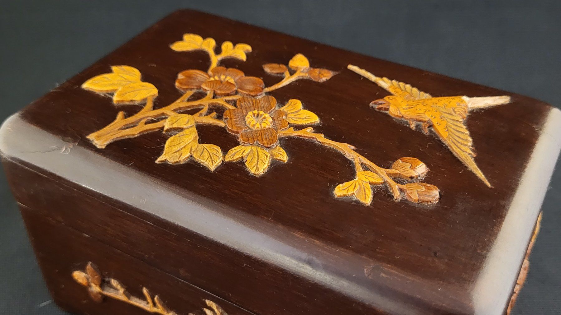 Barattoli: Holz-Schatulle mit Schnitzereien Vogel und Blumen – Usato da Basel venduto da spinne02 3