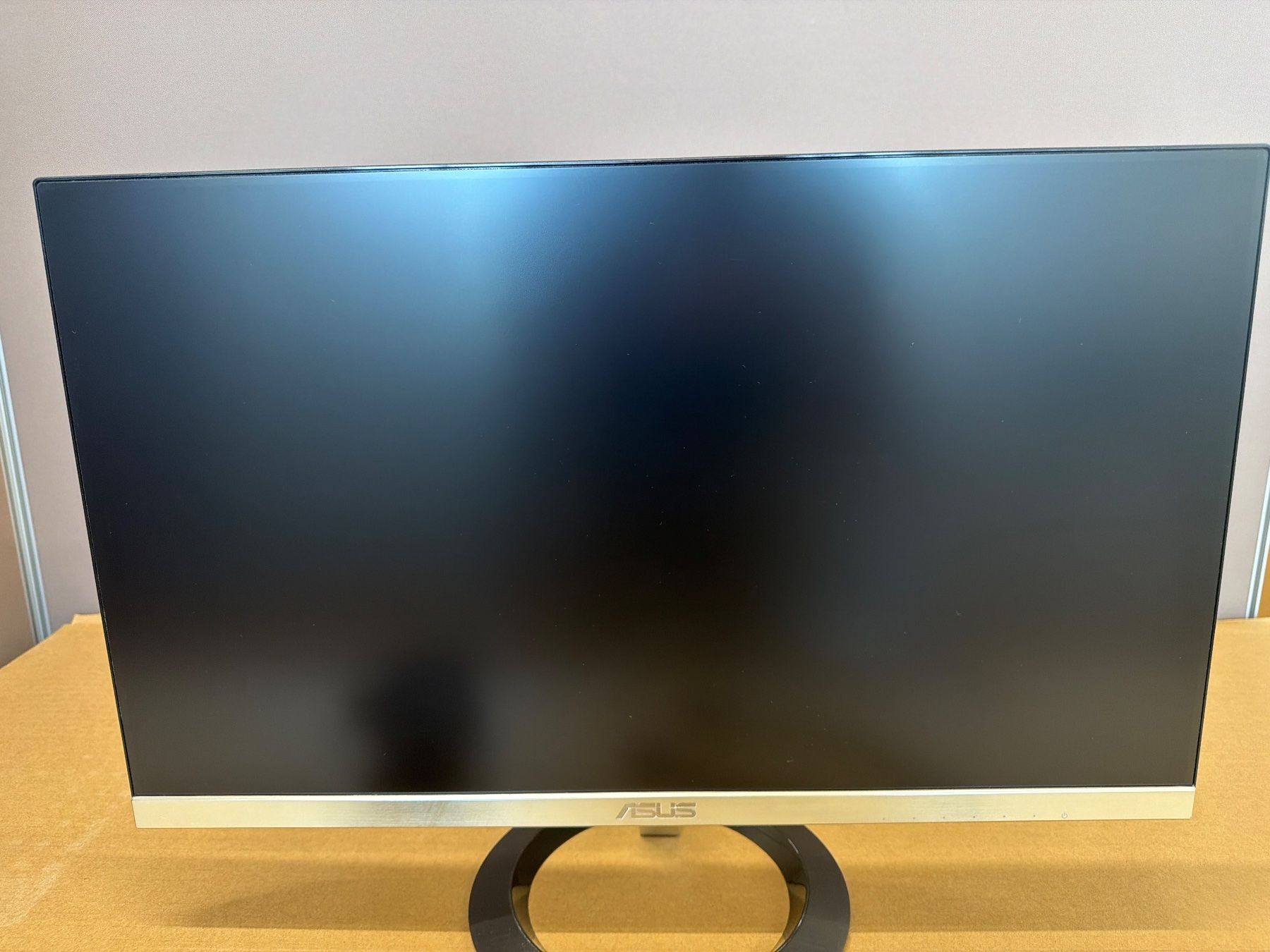 Asus Monitor: ASUS VZ249Q 23.8" Monitor – Usato da Dietlikon venduto da ComdatAG 1