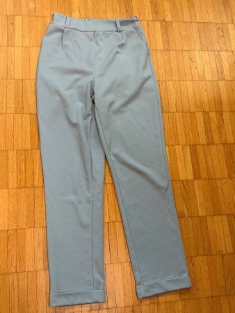 Chicoree Hose, hellblau, Grösse XS.