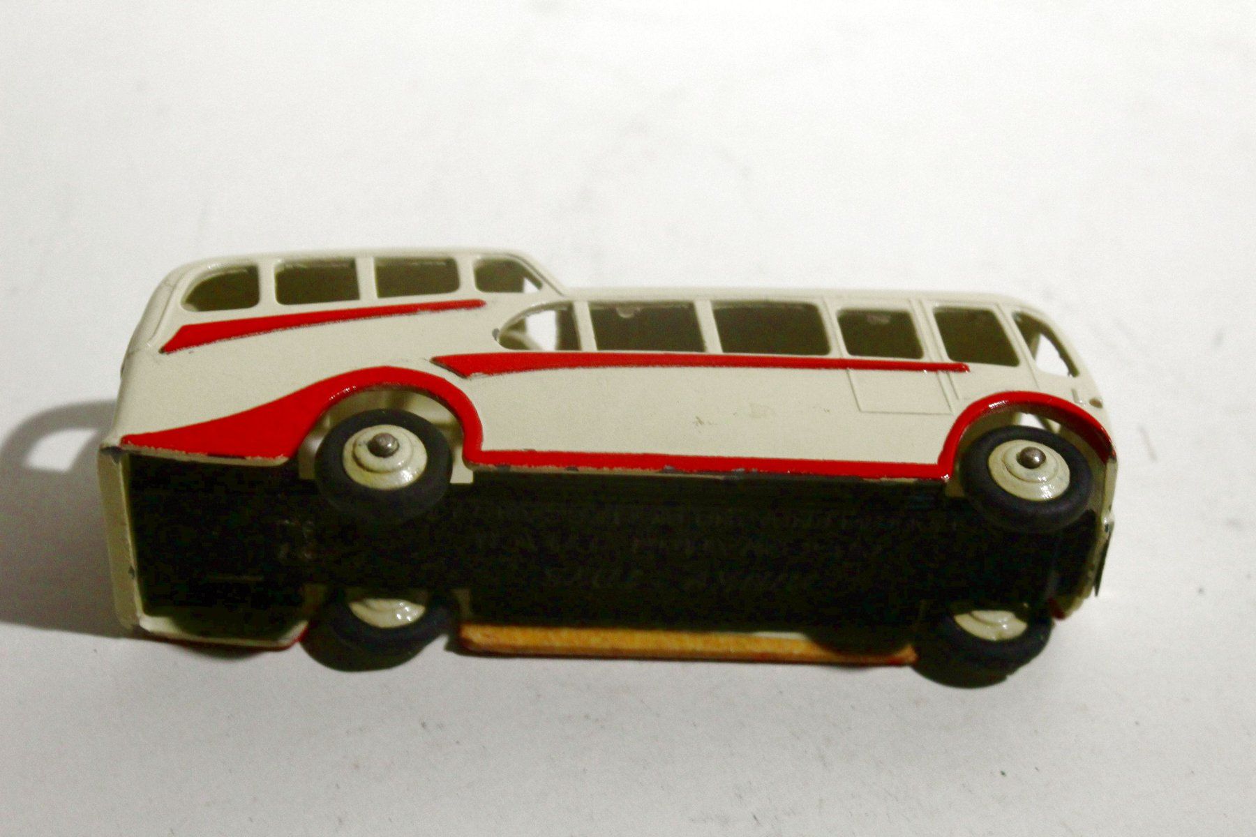 Dinky Toys Modellini d'auto: DINKY TOYS / MECCANO Observation Coach, creme/rot – Usato da Bern venduto da kultiges 9