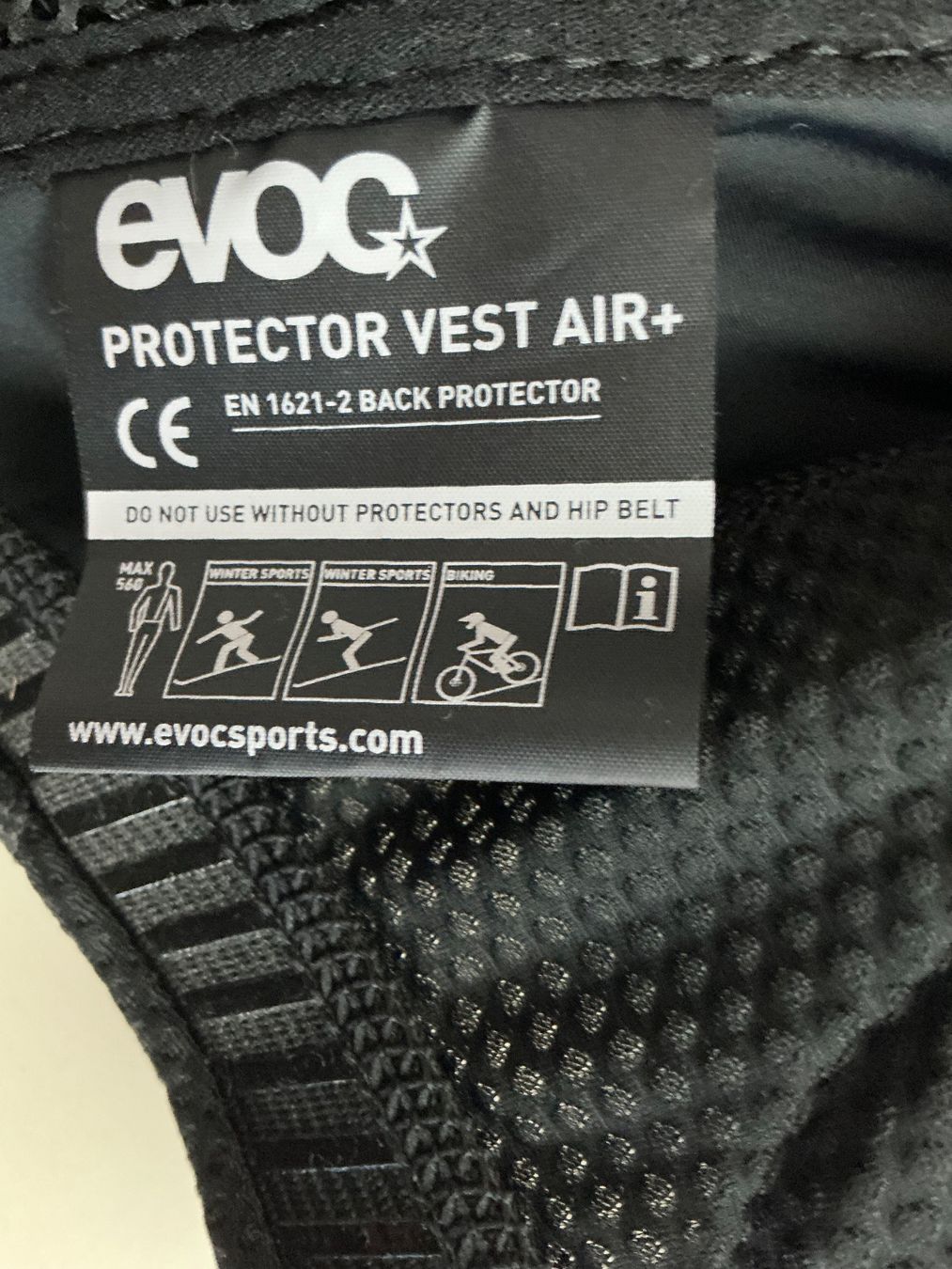 Evoc Protections: Protektor Veste Evoc Air Pro Gr.S – Neuf avec emballage d'origine à Biel-Benken BL par Sahra1 5