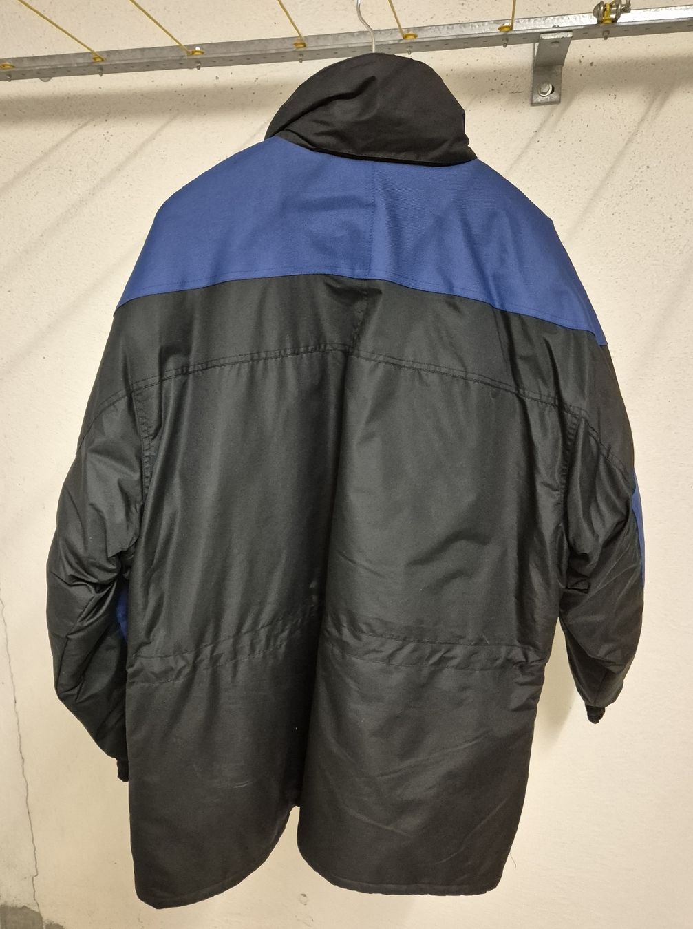 Jacken: Alex Winterjacke schwarz/blau – Gebraucht aus Männedorf von Frangi_15 1