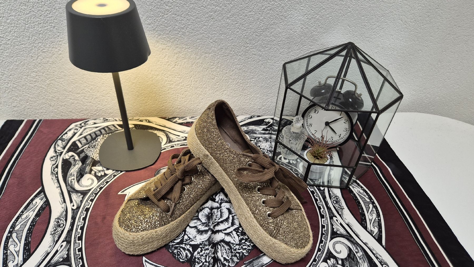Scarpe da donna: Chaussures compensées à paillettes, Taille 36 – Usato da Avry-sur-Matran venduto da cec_nhz8