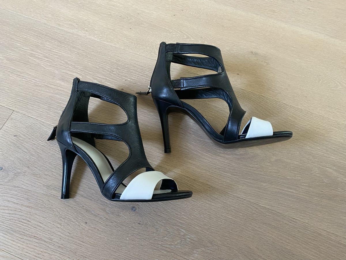Sandro Damenschuhe: Neuwertige Pumps Marke Sandro Grösse 36 – Gebraucht aus Winkel von Flyhy2020 1