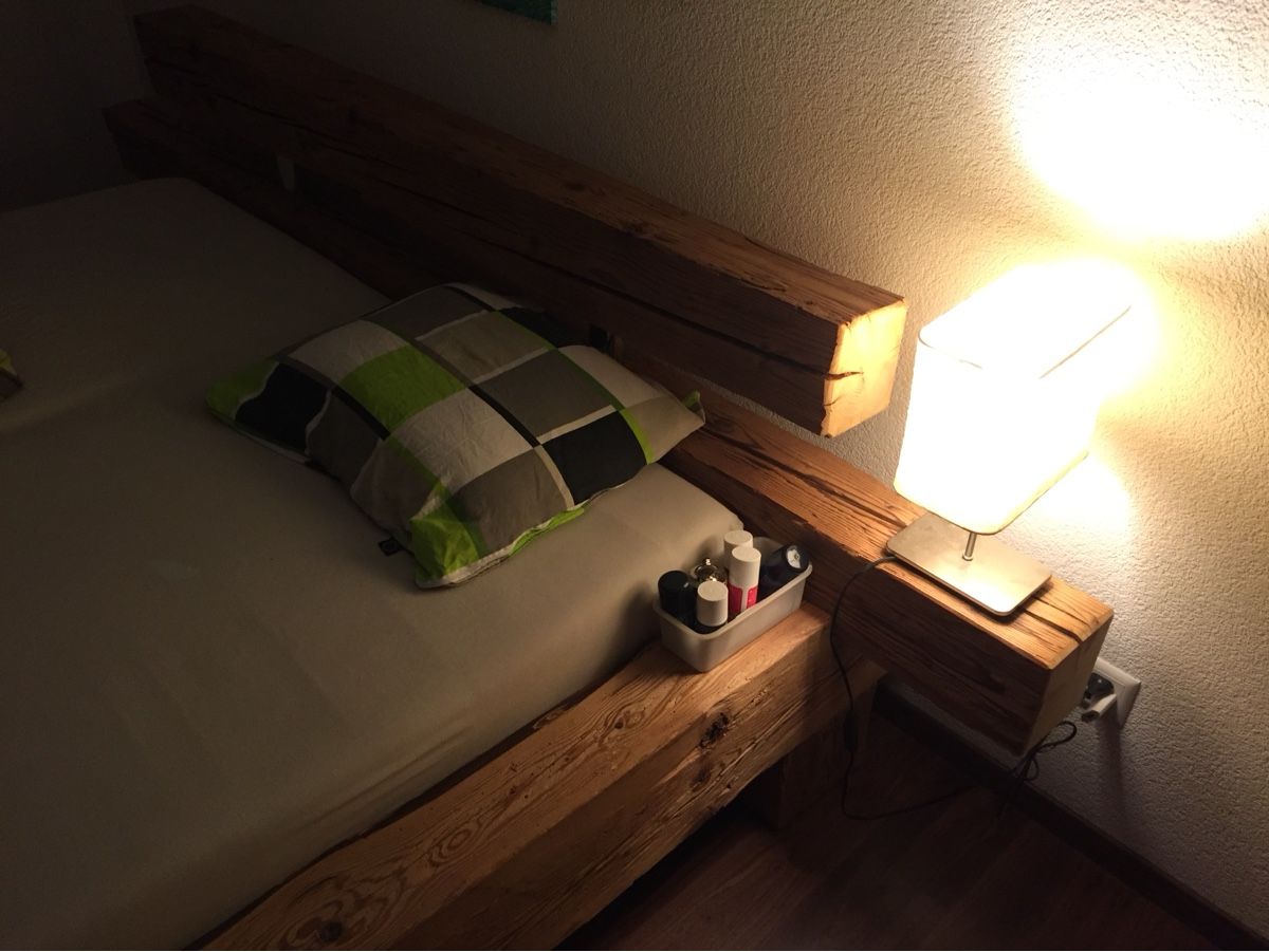 Lits: Bett aus Altholzbalken – D'occasion à Huttwil par luk_9tdh 5