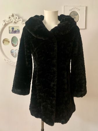 Damen Kunstpelzmantel schwarz Grösse 40 guter Zustand