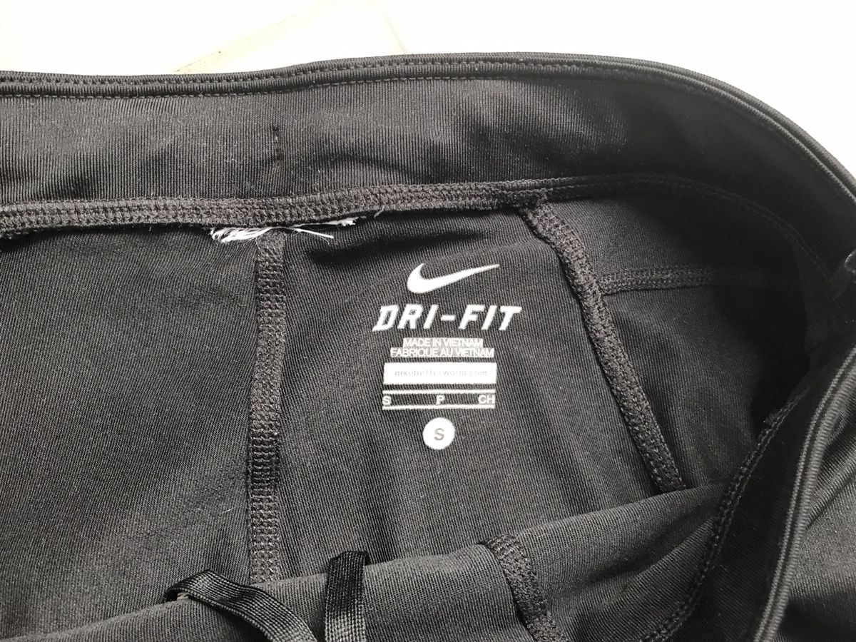 Nike Pantalons: Nike 3/4 Sporthose S – D'occasion à Thalheim par Twity 1