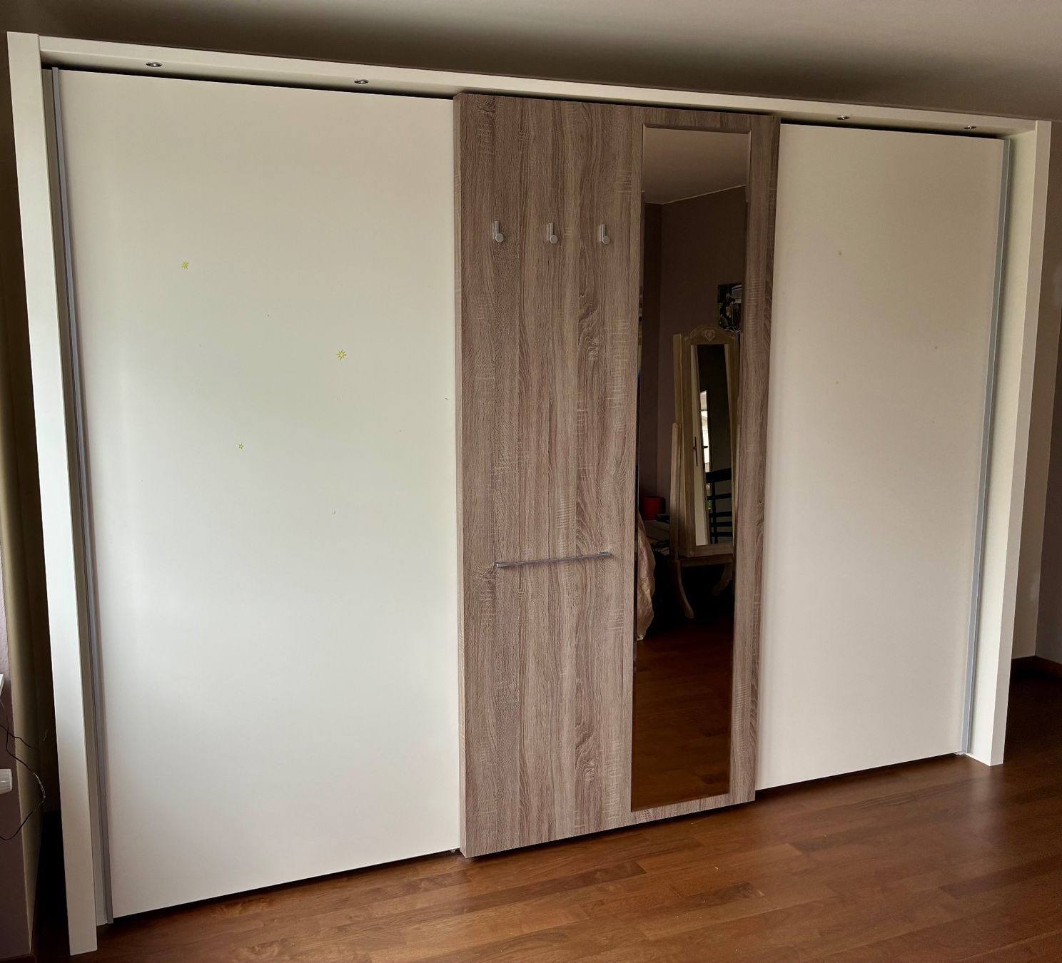 Armoires: Kleiderschrank – D'occasion à KLOTEN par jue_6j9w 1