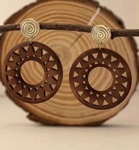Ohrringe & -stecker: Boucles d'oreilles en bois – Neu und originalverpackt aus Neyruz FR von sve_6hhr