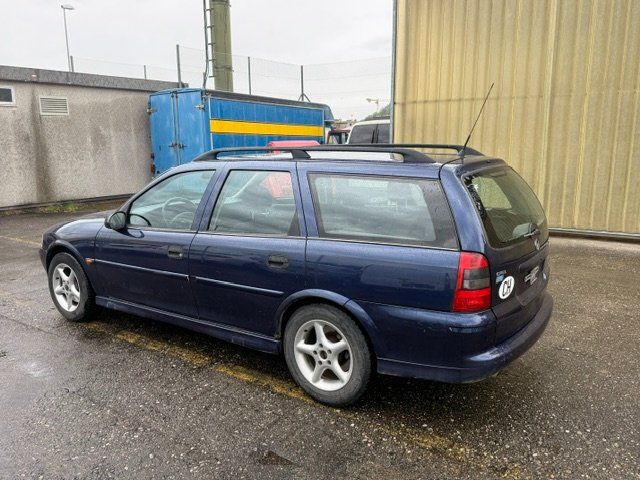 Opel Automobili: Opel Vectra B18 Kombi – Usato da Studen BE venduto da kuk68 3