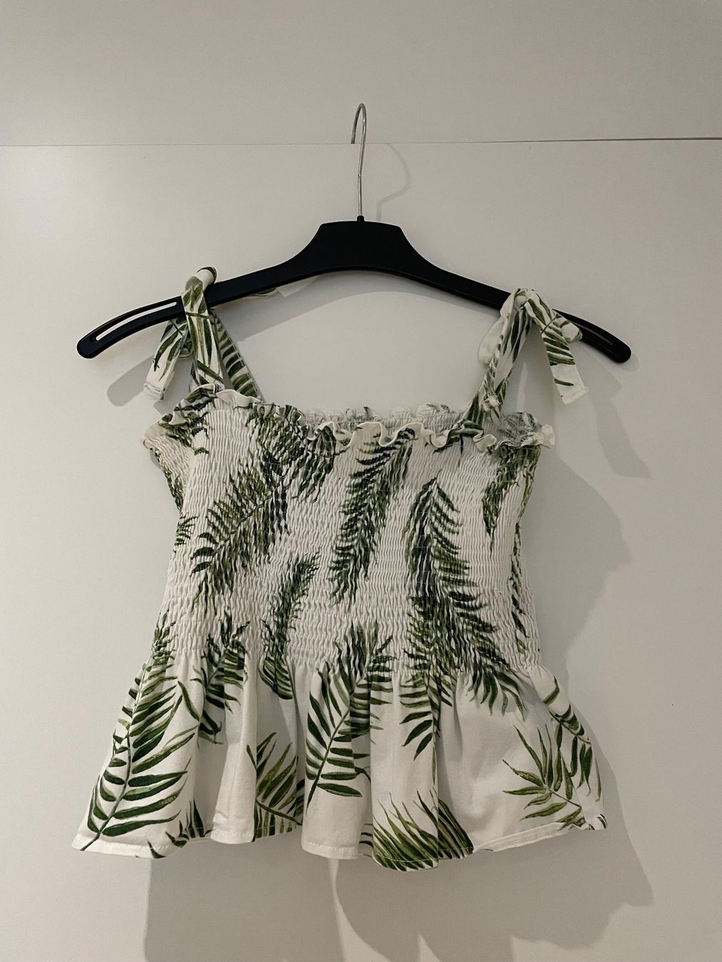 H&M Top: Top - H&M – Nuovo (secondo la descrizione) da La Chaux-de-Fonds venduto da 19_po