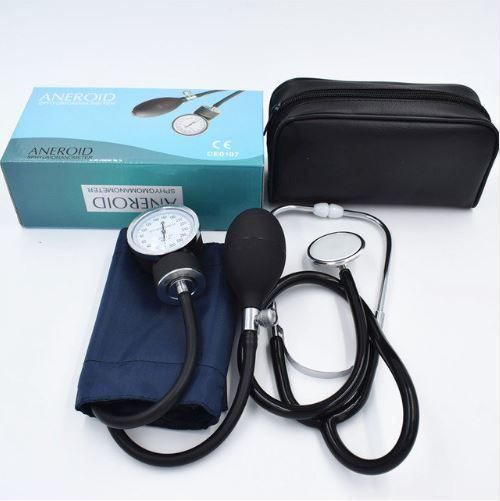 Attrezzature mediche: Blutdruckmessgerät und Stethoskop Kit – Nuovo e nell'imballaggio originale da Châtelaine venduto da topshop.switzerland