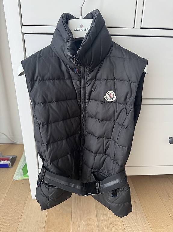 Gilet & Giacche: Moncler Weste/Gilet  – Usato da Wallisellen venduto da van_7rhj