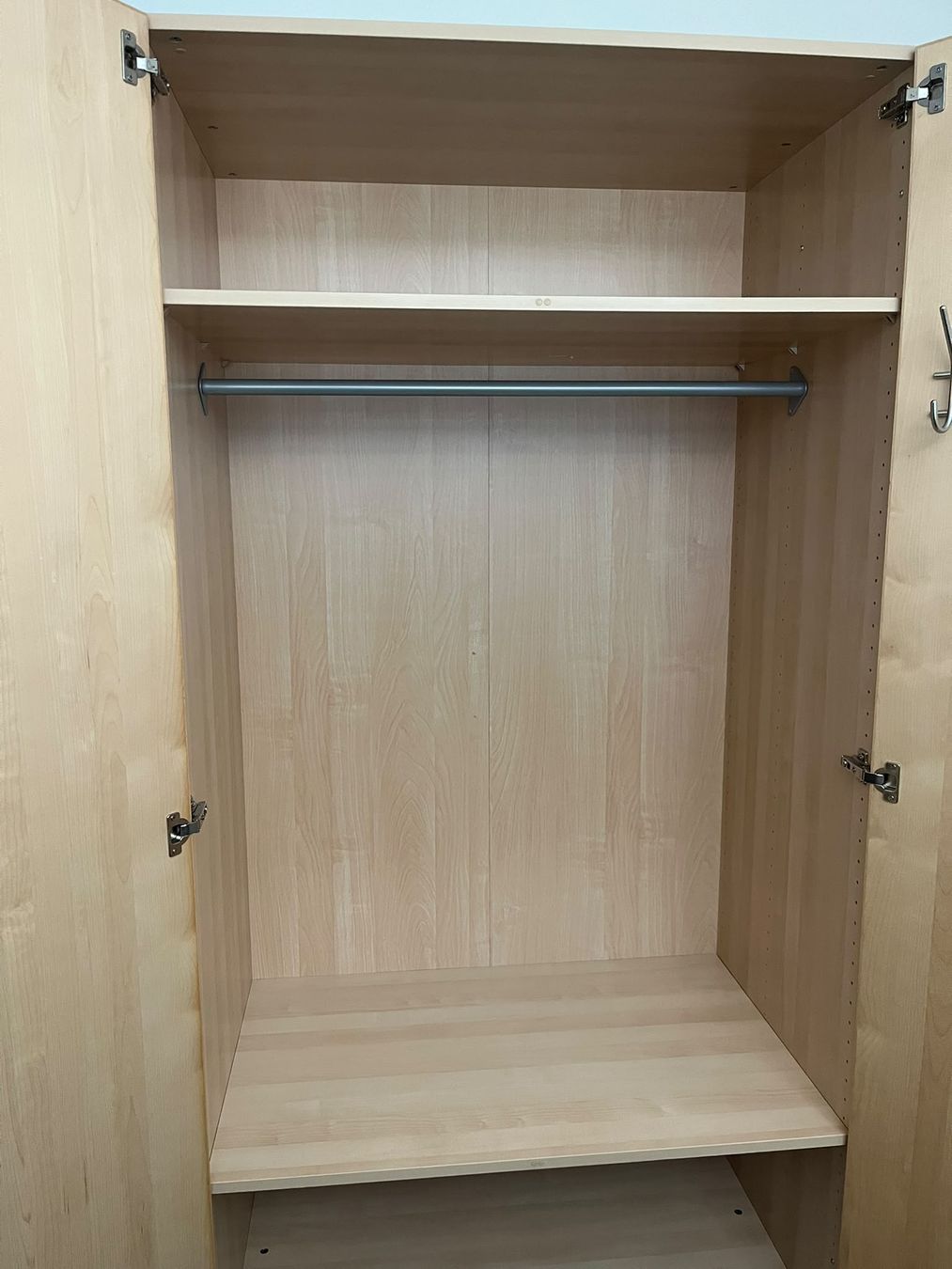 Ikea Schränke: Armoire 3 portes – Gebraucht aus Châtel-St-Denis von don_nlx8 3