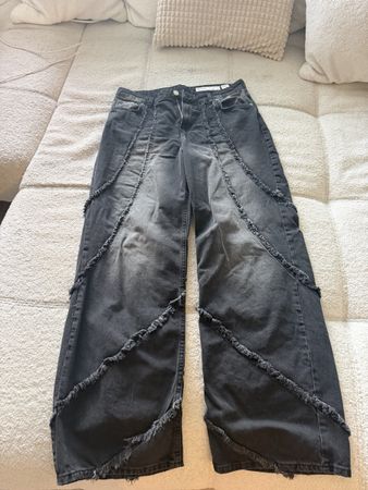 Damen Jeans weit schwarz Grösse 42 BERSHKA guter Zustand