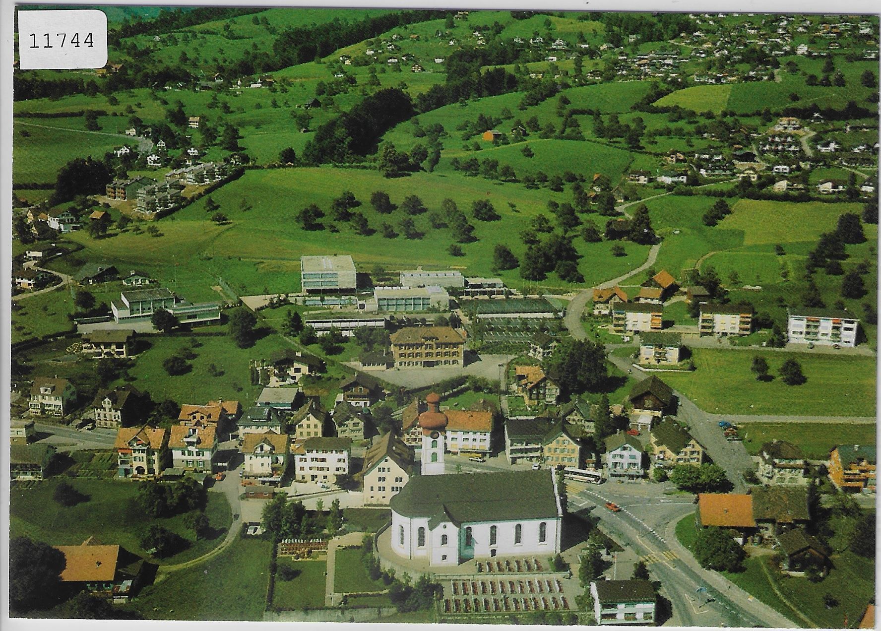 Cartoline postali: Flugaufnahme Kirche Gommiswald – Antico da Ettingen venduto da Kartenplanet