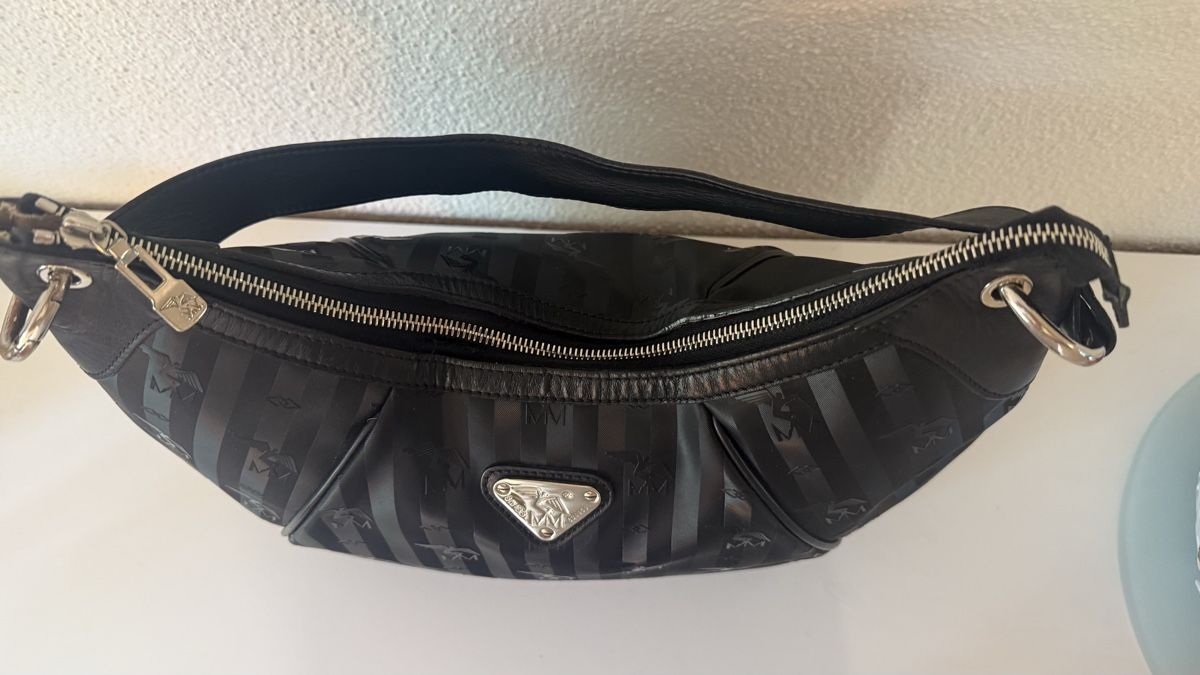 Maison Mollerus Taschen für Damen: Maison Mollerus Handtasche schwarz – Gebraucht aus Kloten von S_m00 3