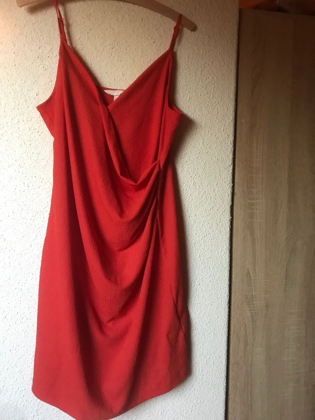 Vestiti: Robe rouge – Usato da Gorgier venduto da chahn