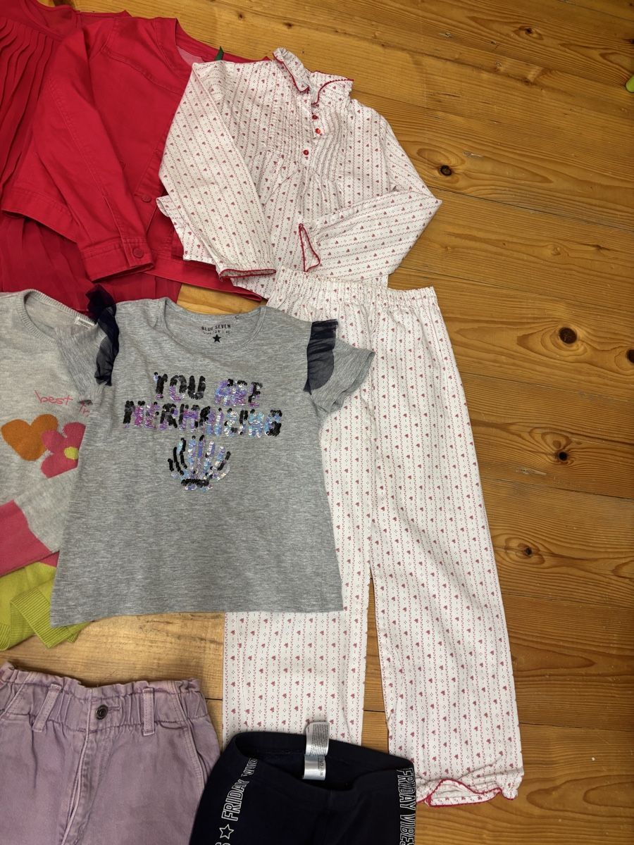 Lotti & Set di vestiti: Kleiderpaket Mädels, Grösse 128 – Usato da Büren an der Aare venduto da Nikito2001 3