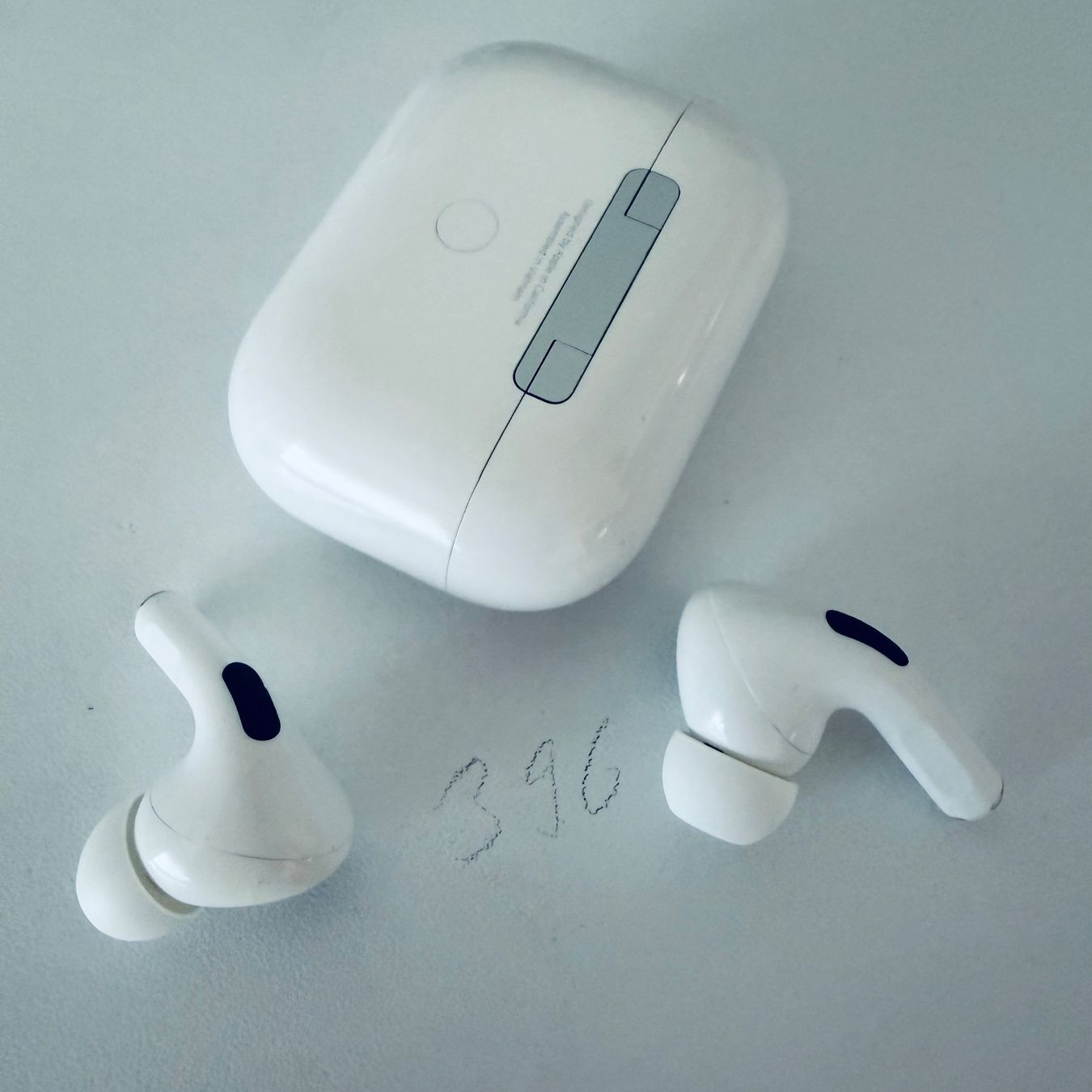 Apple Cuffie: Original Apple AirPods Pro 1 Gen. mit Wireless Ladecase – Usato da Basel venduto da MY.AIRPODS.SHOP 9