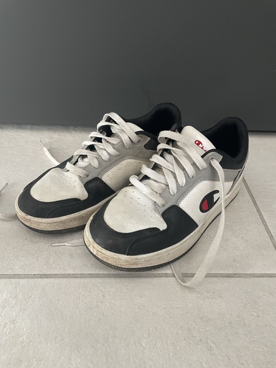 Champion Schuhe für Jungen: Champion Schuhe Grösse 35.5 neuwertig – Gebraucht aus sonvico von Ptequila