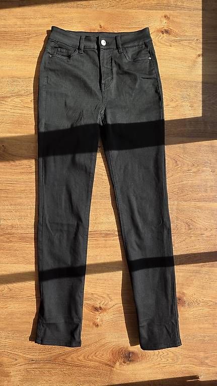 C&A Jeans: Schwarze Hose von C&A – Usato da Dagmersellen venduto da jul_y8bh 3