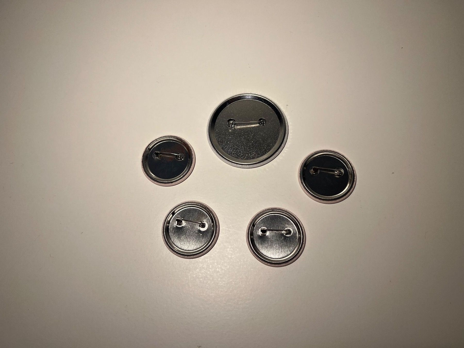 Spille & Fermagli: Pin Bride & Bride Squad Anstecker Polter Junggesellinnen – Nuovo (secondo la descrizione) da Vaduz venduto da NotNeeded 1
